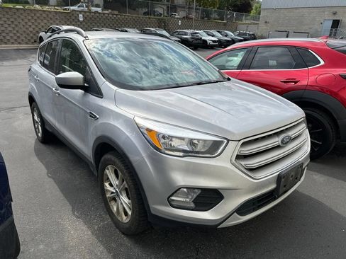 Used 2018 Ford Escape SE AWD/4WD image 3