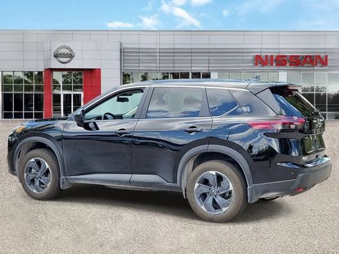 Certified 2026 Nissan Rogue SV FWD image 8