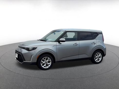 Used 2025 Kia Soul LX w/ LX Technology Package image 8
