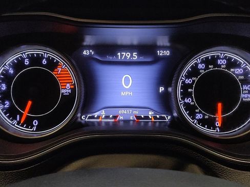 Used 2019 Jeep Cherokee Limited w/ Luxury Group image 23