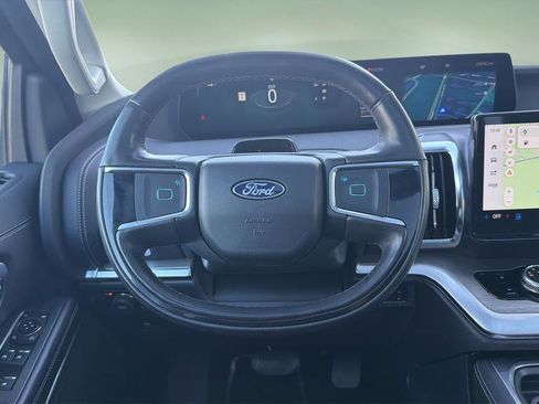 Used 2025 Ford Expedition Platinum AWD/4WD image 9