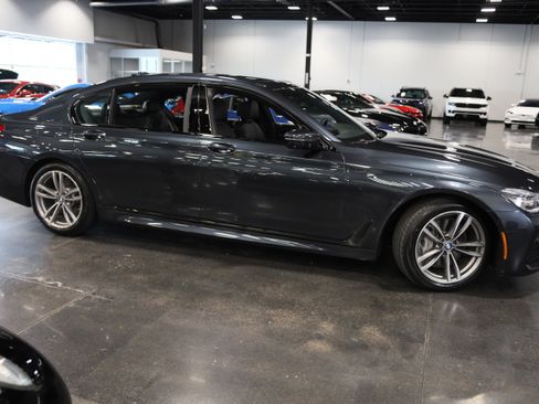 Used 2019 BMW 750i xDrive w/ Executive Package AWD/4WD image 8