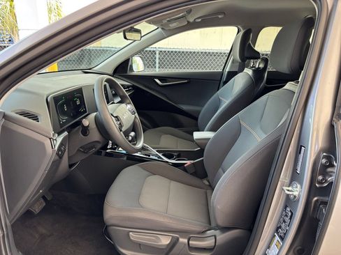 Used 2026 Kia Niro LX FWD image 27