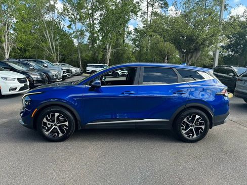 Used 2024 Kia Sportage EX FWD image 2