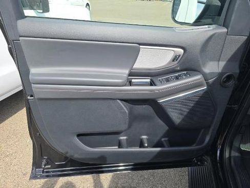 Used 2025 Ford Expedition Active image 9