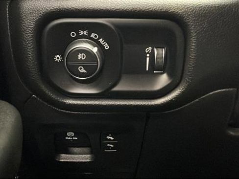 Used 2023 RAM 1500 Big Horn image 17