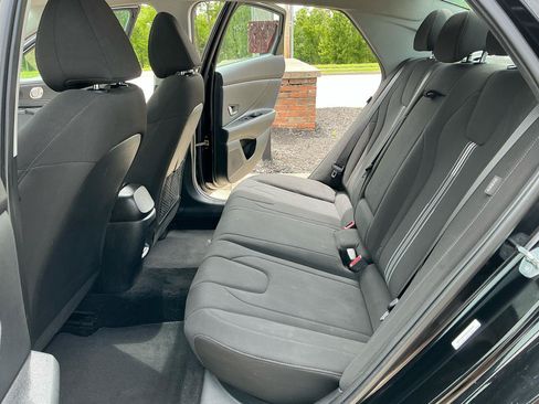 Used 2025 Hyundai Elantra SEL FWD image 10