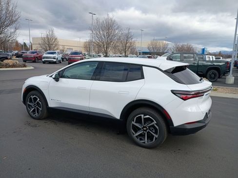 New 2026 Chevrolet Equinox EV LT w/ Comfort Package image 13