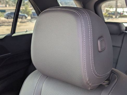 Used 2025 Mercedes-Benz GLE 450e 4MATIC image 13