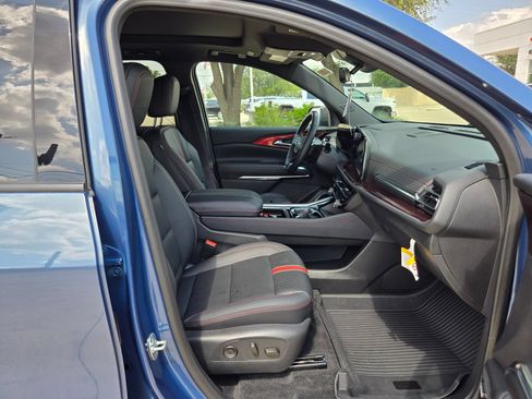 Certified 2025 Chevrolet Traverse RS w/ LPO, Floor Liner Package AWD/4WD image 24