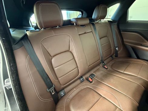Used 2018 Jaguar F-PACE S image 33