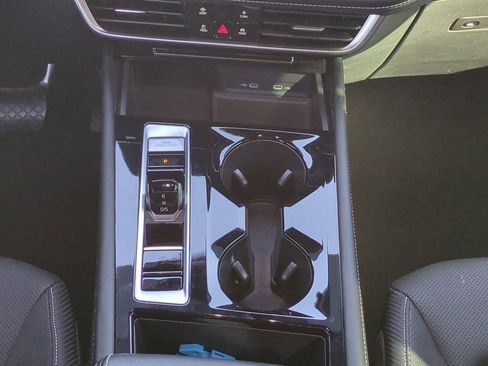 Used 2024 Volkswagen Atlas Cross Sport SE image 21