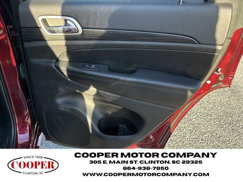 Used 2021 Jeep Grand Cherokee Laredo X image 16