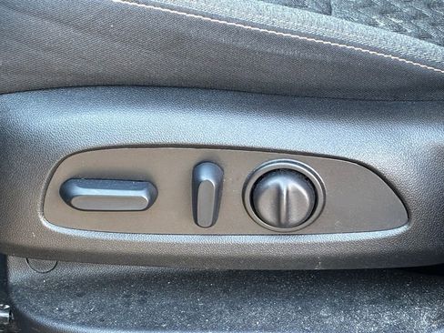 Used 2024 Chevrolet Equinox LT image 17