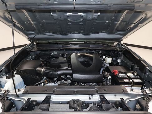 Used 2023 Toyota Tacoma SR image 29