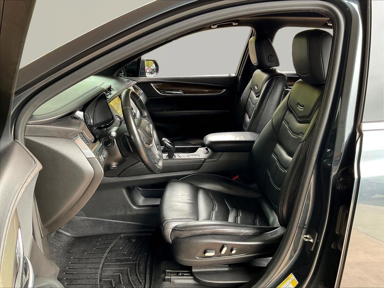 Used 2019 Cadillac XT5 Platinum AWD/4WD image 21