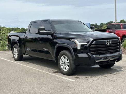 Used 2022 Toyota Tundra SR5 w/ SR5 Premium Package AWD/4WD image 20