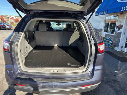 Used 2013 Chevrolet Traverse LS image 27