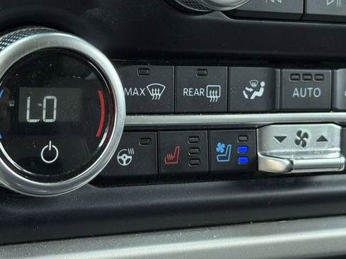 Used 2024 Ford Expedition Max Limited image 32