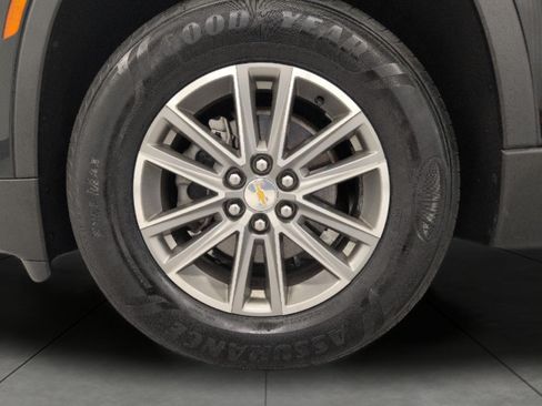 Used 2023 Chevrolet Traverse LT AWD/4WD image 4