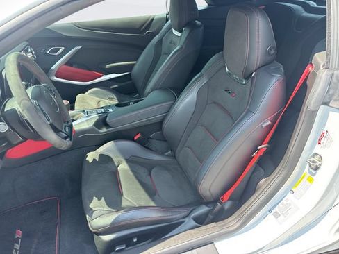 Used 2022 Chevrolet Camaro ZL1 RWD image 11