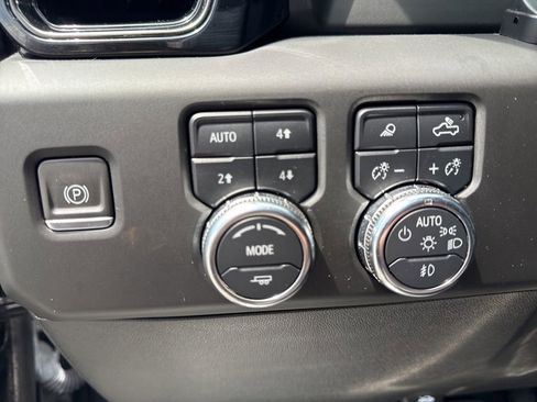 Used 2024 GMC Sierra 1500 AT4 w/ AT4 Preferred Package AWD/4WD image 15
