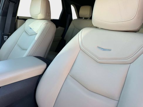 Used 2017 Cadillac XT5 FWD image 23