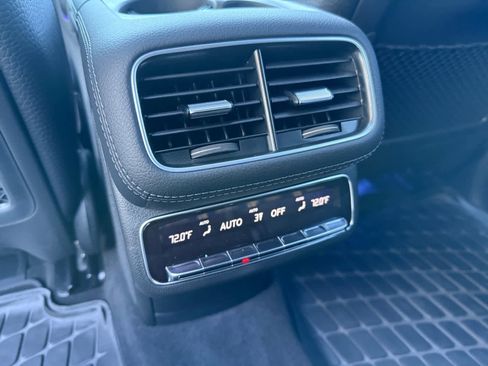 Used 2025 Mercedes-Benz GLS 580 4MATIC image 27