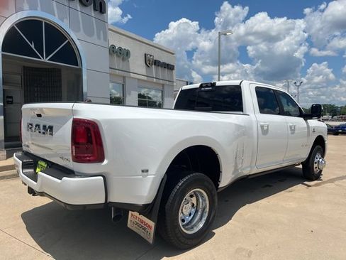 New 2026 RAM 3500 Laramie AWD/4WD image 8