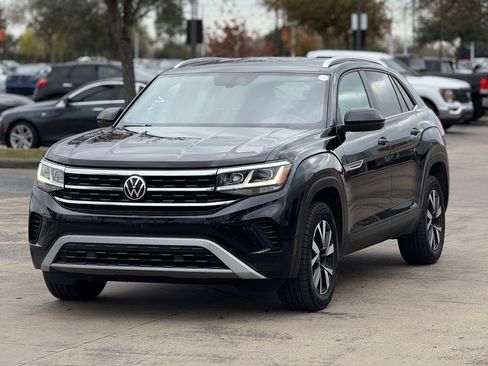 Used 2023 Volkswagen Atlas Cross Sport SE image 5