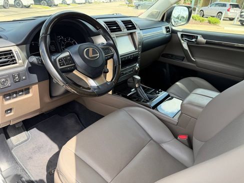 Used 2020 Lexus GX 460 Premium w/ Premium Package AWD/4WD image 11