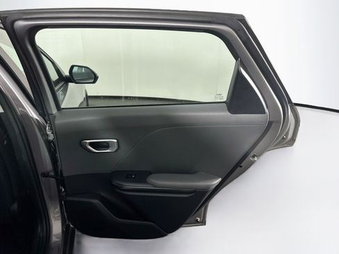 Used 2025 Kia K4 FWD image 30