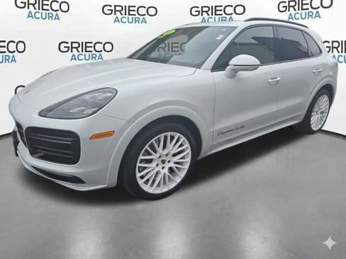 Used 2023 Porsche Cayenne Turbo AWD/4WD image 3