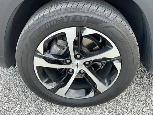 Used 2024 Chevrolet Trax RS FWD image 33