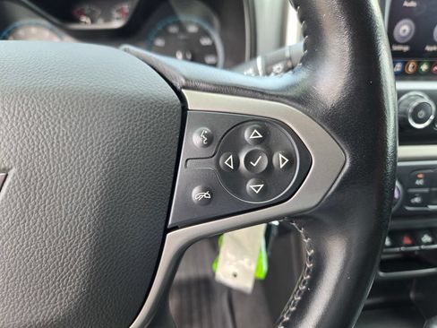 Used 2022 Chevrolet Colorado Z71 AWD/4WD image 19