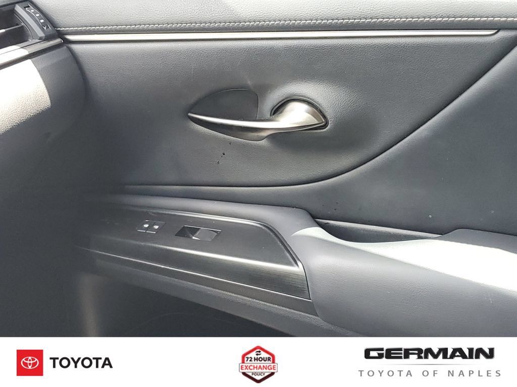 Used 2020 Lexus ES 300h w/ Premium Package FWD image 29