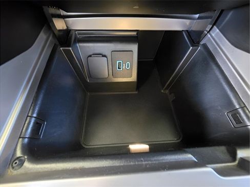 Used 2020 Ford Explorer XLT image 20