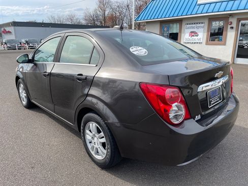 Used 2016 Chevrolet Sonic LT image 2