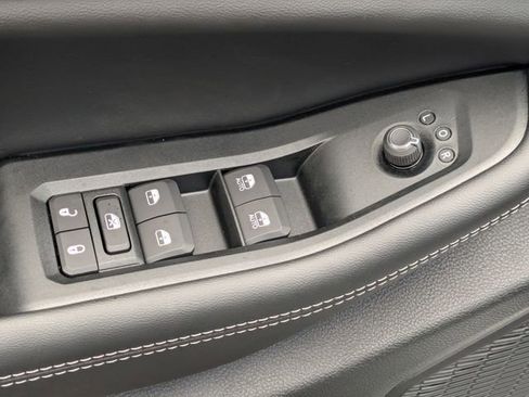 New 2025 Jeep Grand Cherokee L Laredo image 10