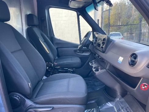 Used 2019 Mercedes-Benz Sprinter 170 image 16