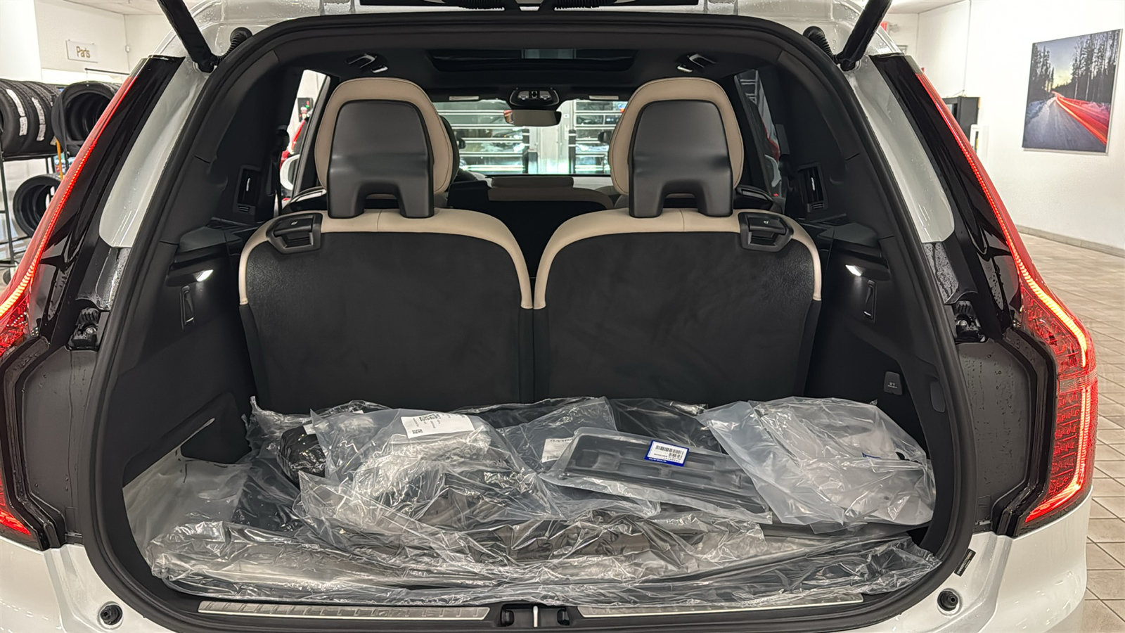 New 2026 Volvo XC90 T8 Plus w/ Protection Package Premier AWD/4WD image 30