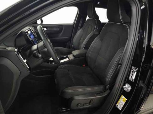 Certified 2023 Volvo C40 P8 Recharge Ultimate image 18