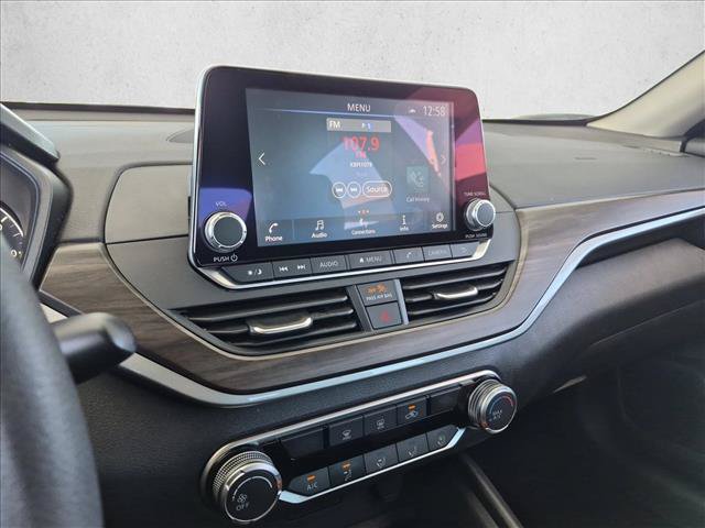 Used 2025 Nissan Altima 2.5 SV FWD image 12