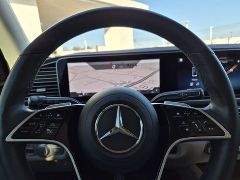 Used 2024 Mercedes-Benz GLS 450 4MATIC image 15