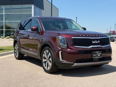 Used 2022 Kia Telluride S AWD/4WD image 1