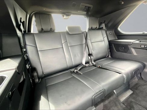 Used 2025 Toyota Sequoia Platinum image 27