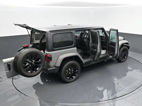 Used 2023 Jeep Wrangler Unlimited Sahara w/ Cold Weather Group AWD/4WD image 31