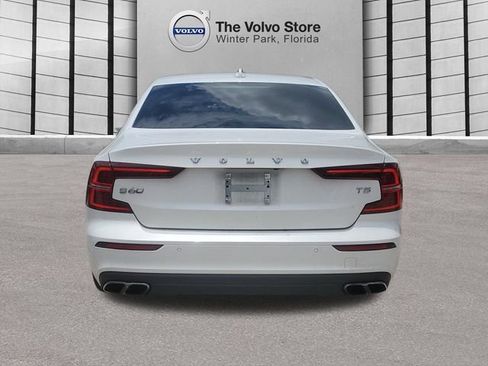 Used 2021 Volvo S60 T5 Momentum FWD image 4