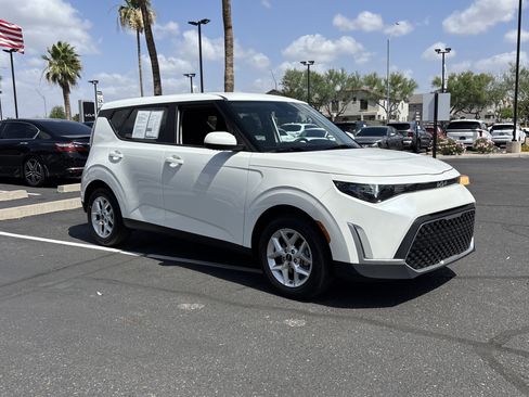 Certified 2025 Kia Soul LX w/ LX Technology Package FWD image 31