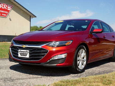 Used 2024 Chevrolet Malibu LT image 2